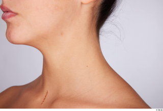 Suleika neck 0003.jpg